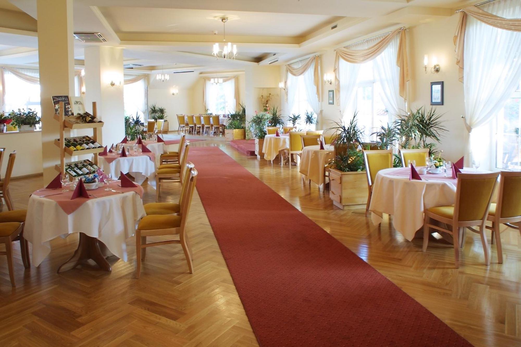 Hotel Bielany Bielany Wrocławskie Exteriér fotografie